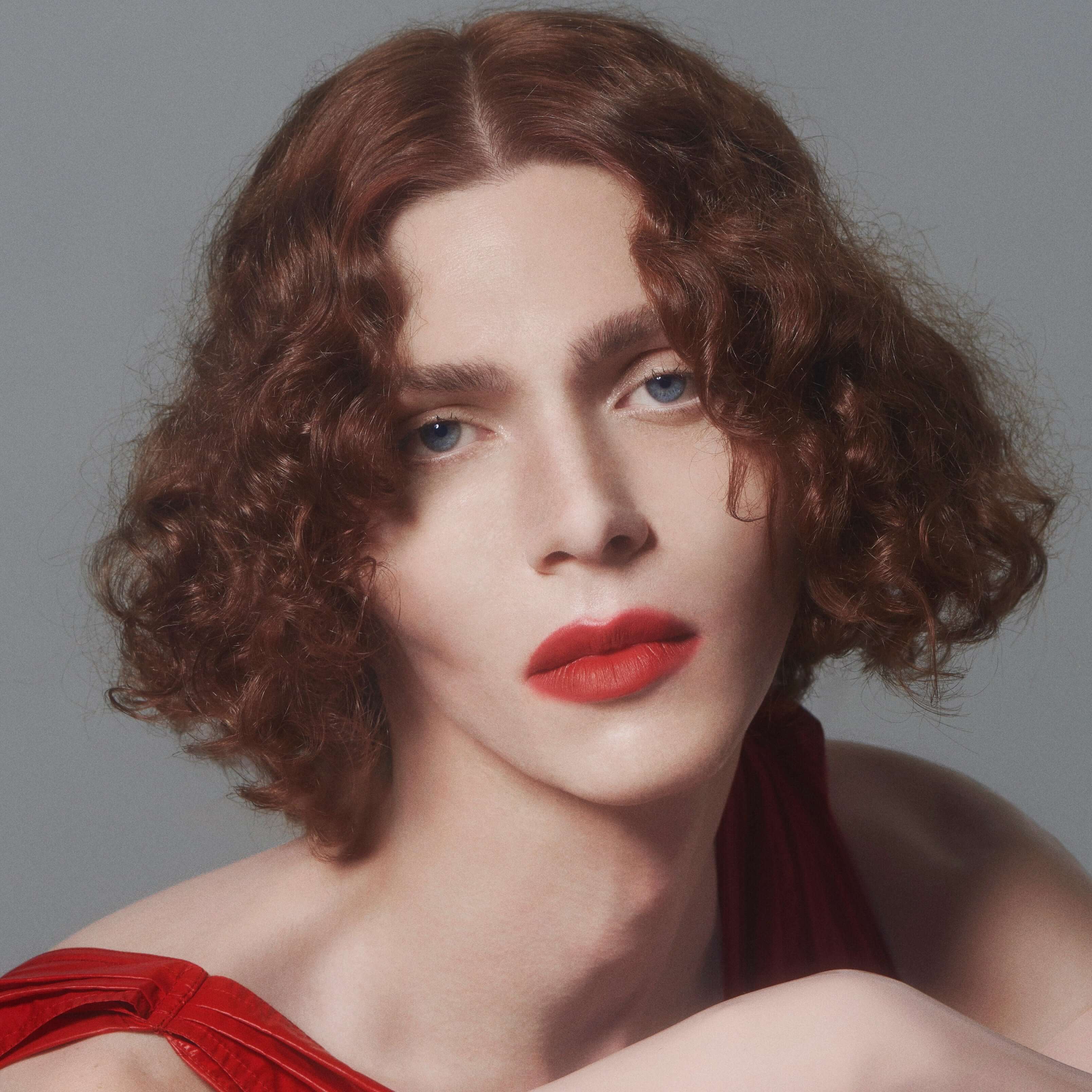 Translation missing: es.SOPHIE - Plastic Books: SOPHIE