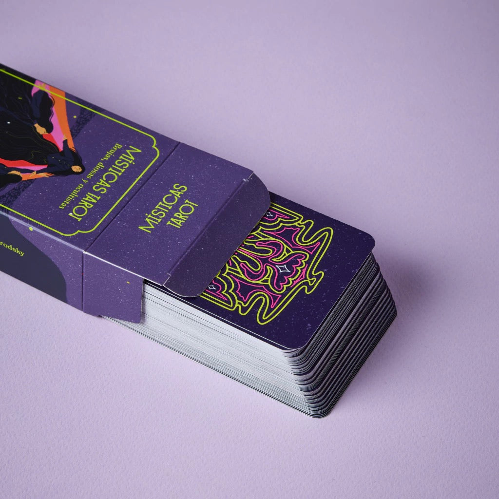 MISTICAS TAROT: Brujas, diosas y ocultistas (Baraja Tarot) – Plastic Books