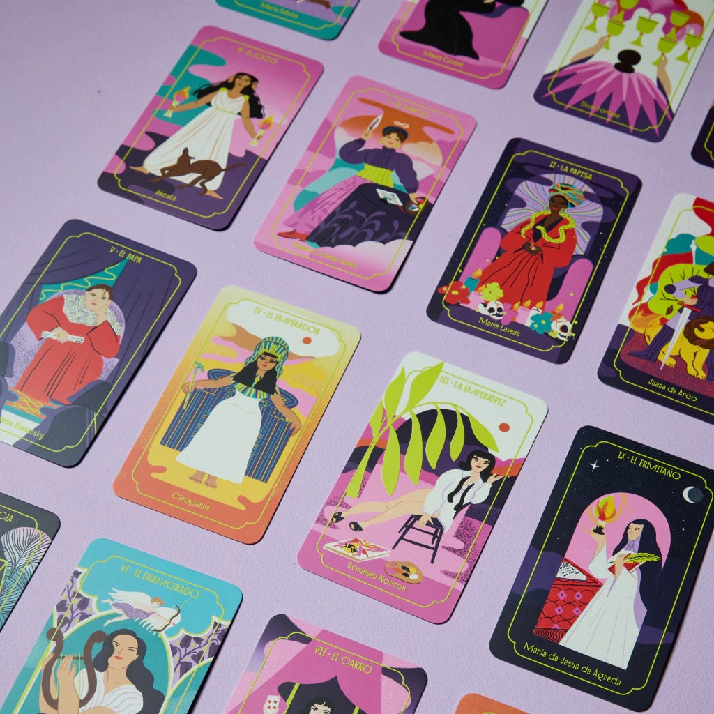 MISTICAS TAROT: Brujas, diosas y ocultistas (Baraja Tarot) – Plastic Books