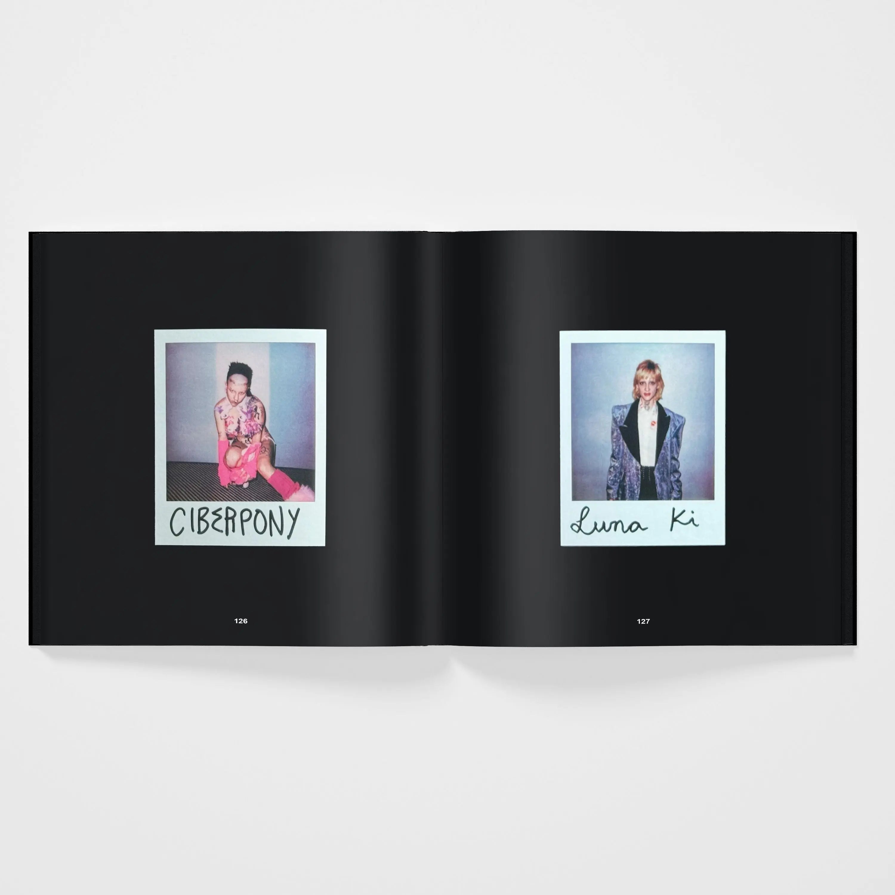 Superstars – Un ensayo visual sobre la estética, la cultura pop y los referentes – Plastic Books