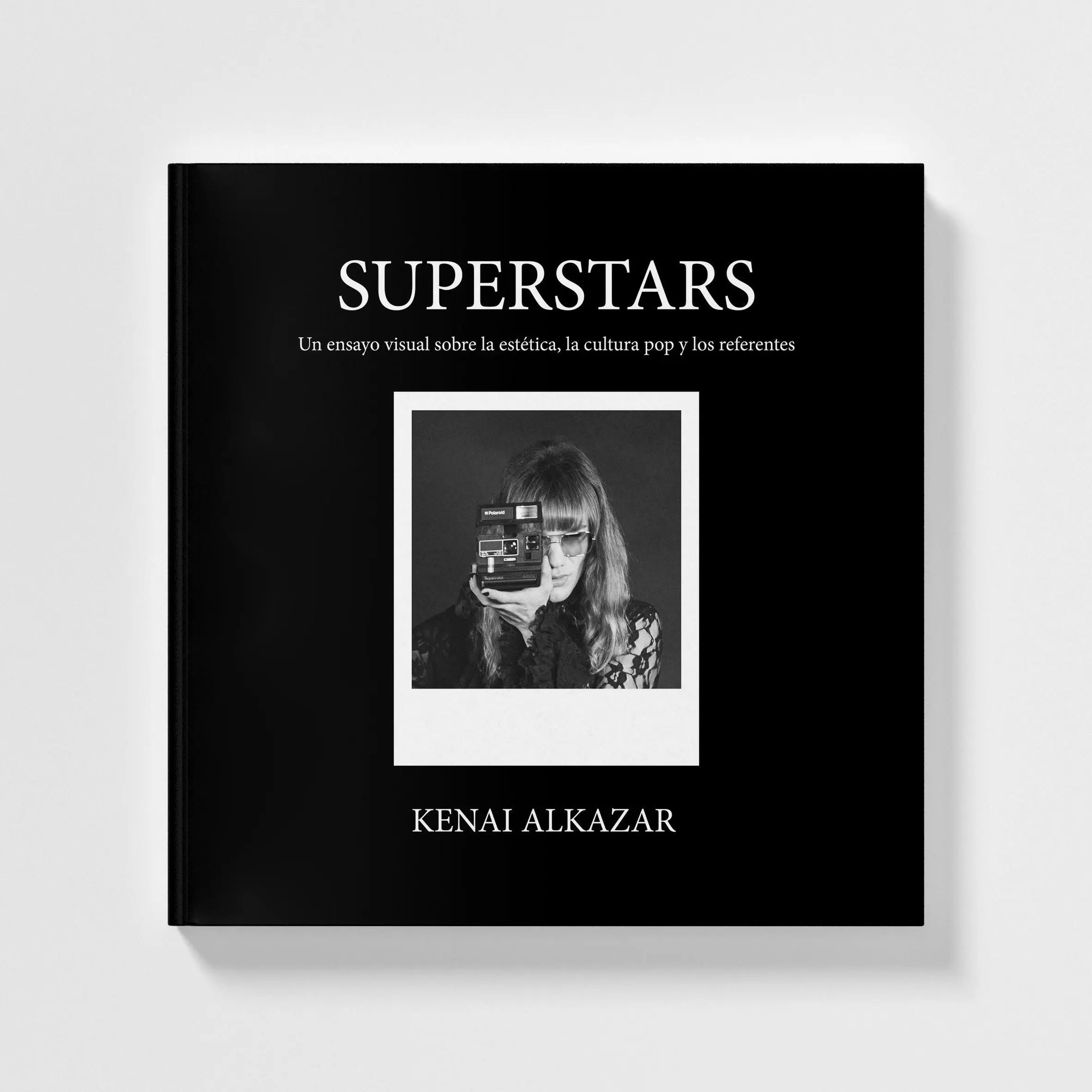 Superstars – Un ensayo visual sobre la estética, la cultura pop y los referentes – Plastic Books